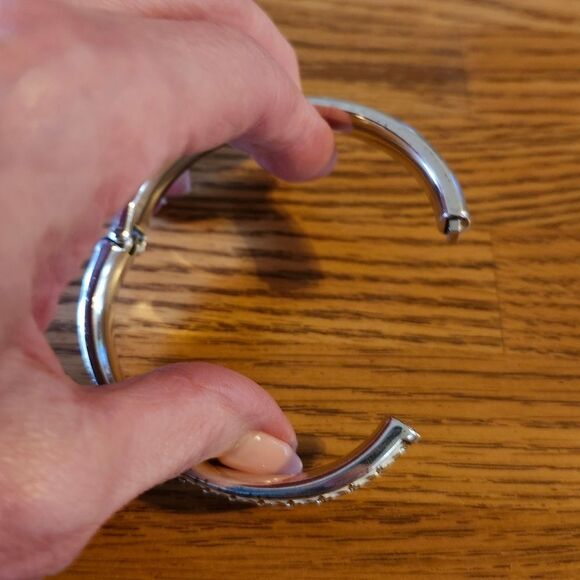 BRIGHTON "Loves Me" Gold and Enamel Floral Hinged Bracelet WEDDING GUEST! - Picture 8 of 11